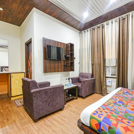 Fabhotel Royal Inn Чандигарх Экстерьер фото