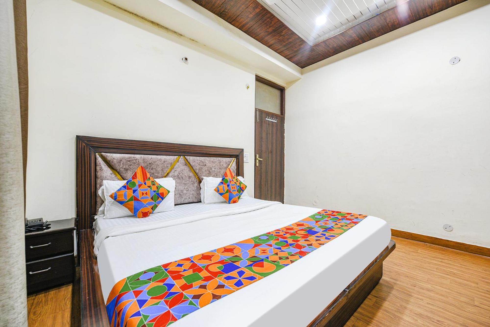 Fabhotel Royal Inn Чандигарх Экстерьер фото