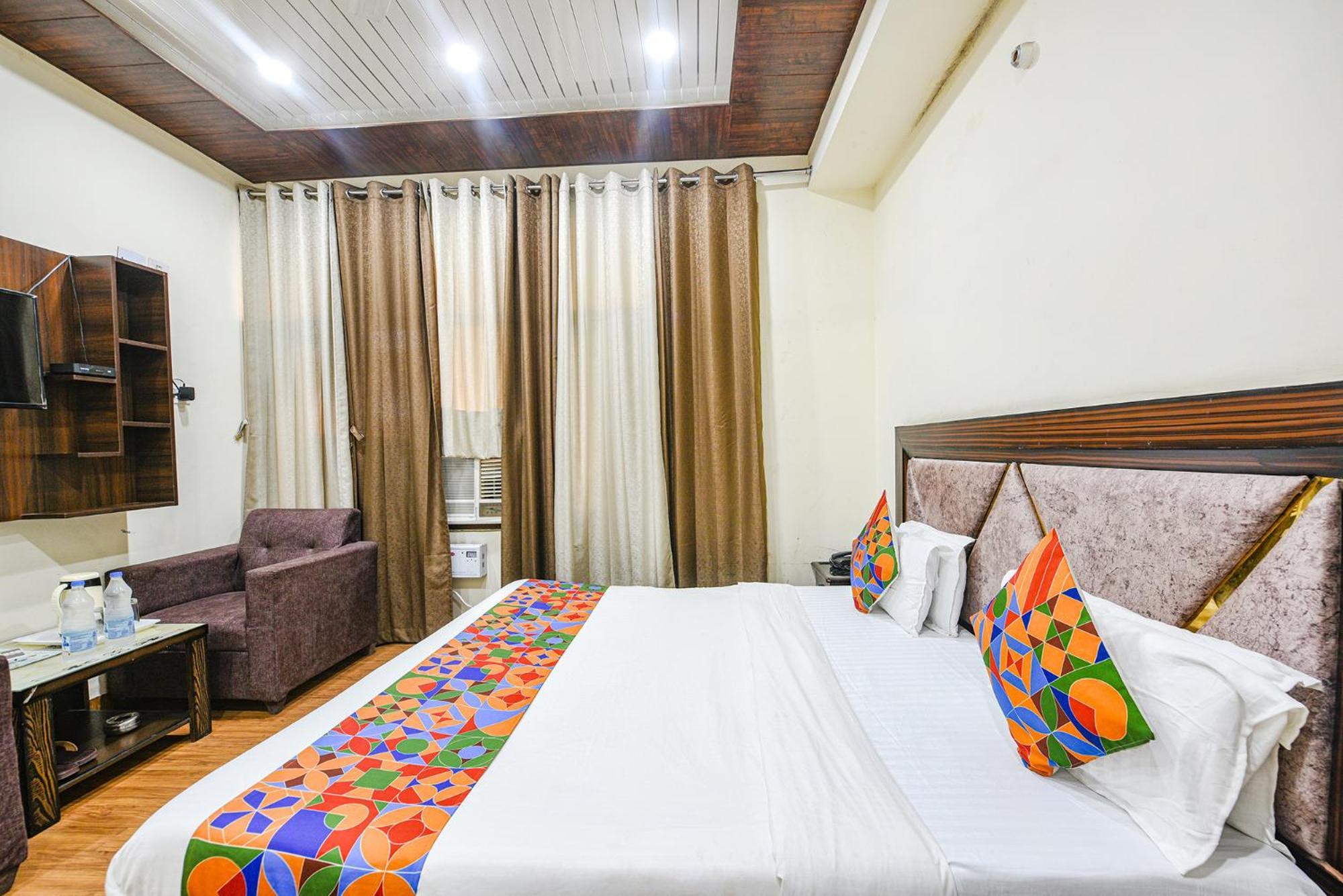 Fabhotel Royal Inn Чандигарх Экстерьер фото