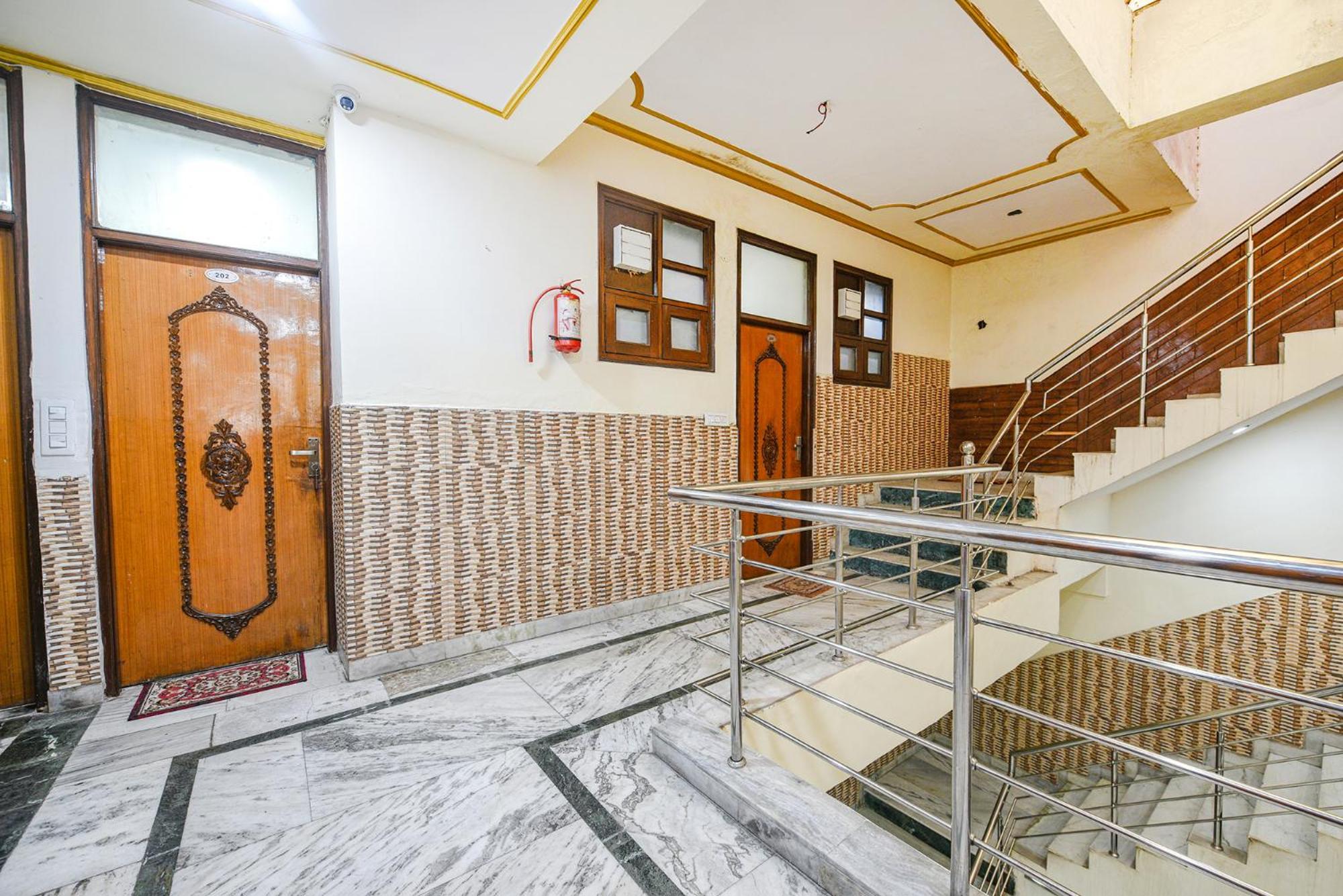 Fabhotel Royal Inn Чандигарх Экстерьер фото