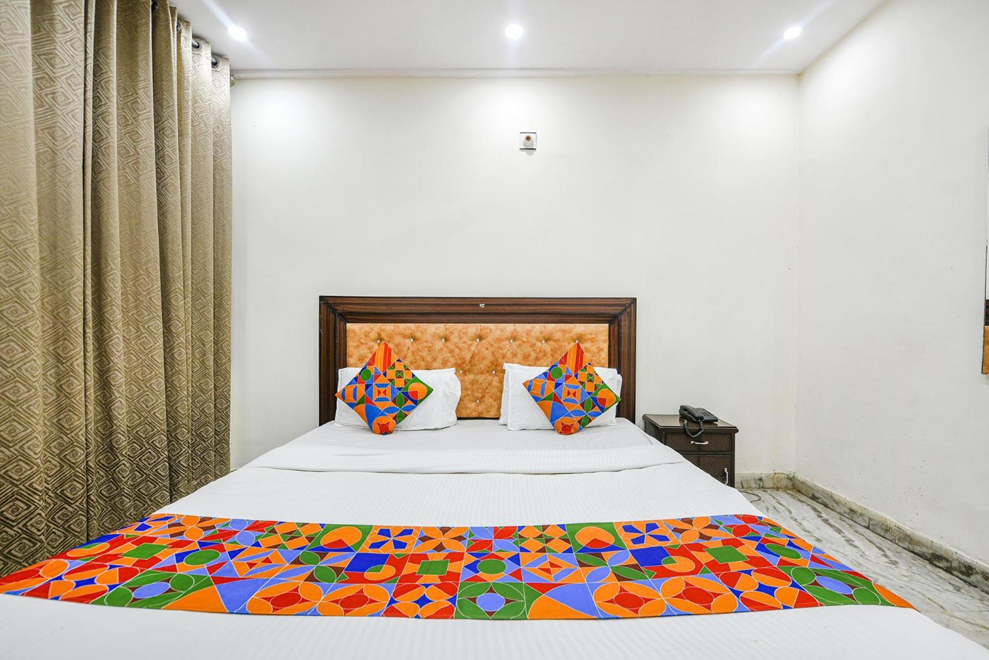 Fabhotel Royal Inn Чандигарх Экстерьер фото